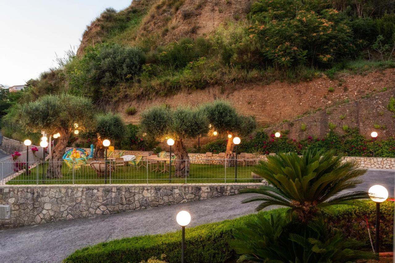 Bed and Breakfast La Risacca Relais Бельведере-Мариттимо Экстерьер фото